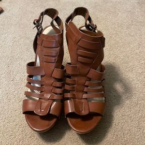 Guess size 8 wedge shoes